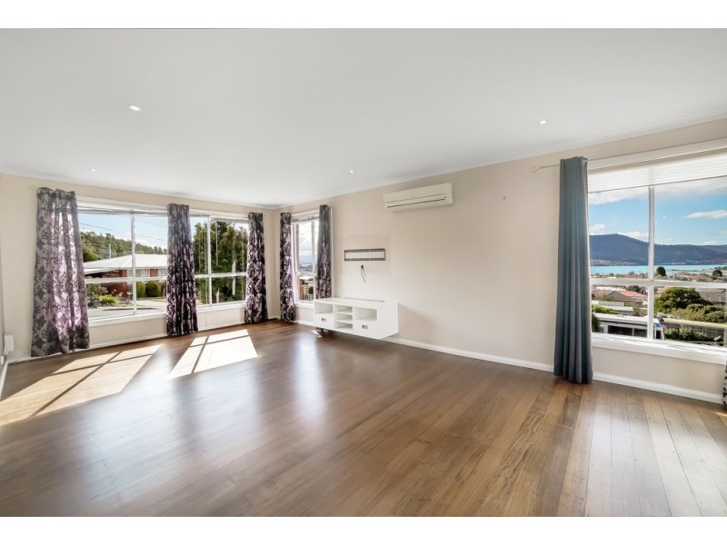 11 England Avenue, Montrose TAS 7010