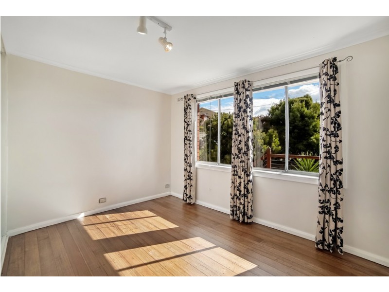 11 England Avenue, Montrose TAS 7010