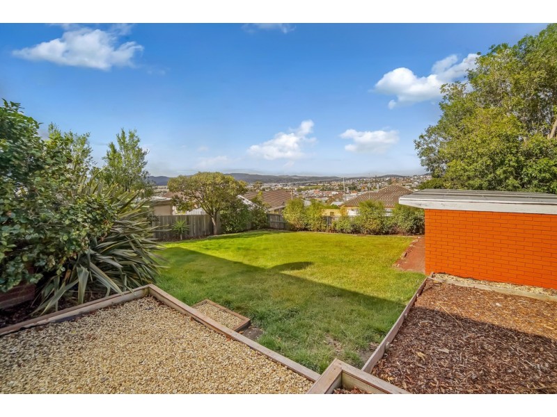 11 England Avenue, Montrose TAS 7010