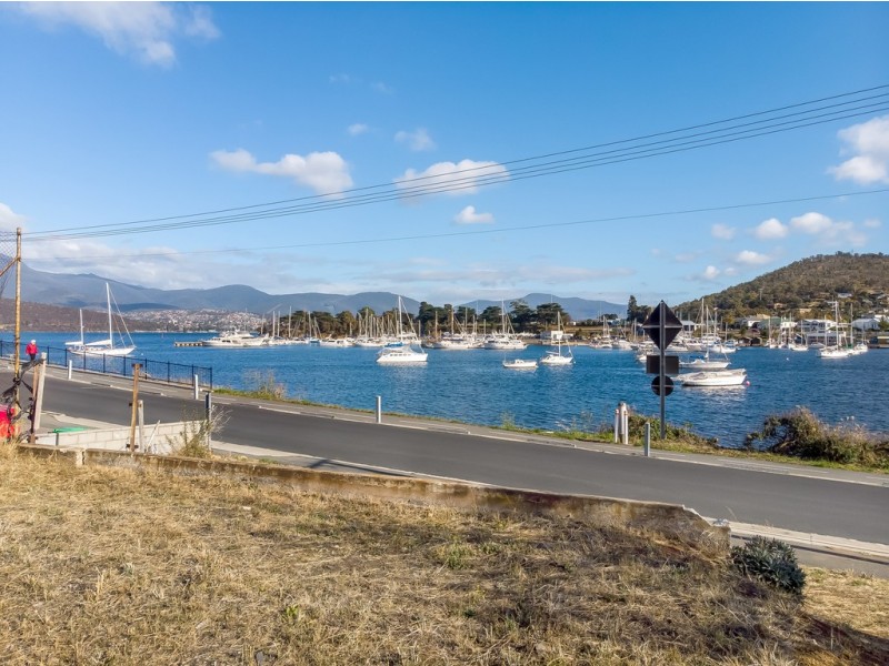 59 Esplanade, Lindisfarne TAS 7015