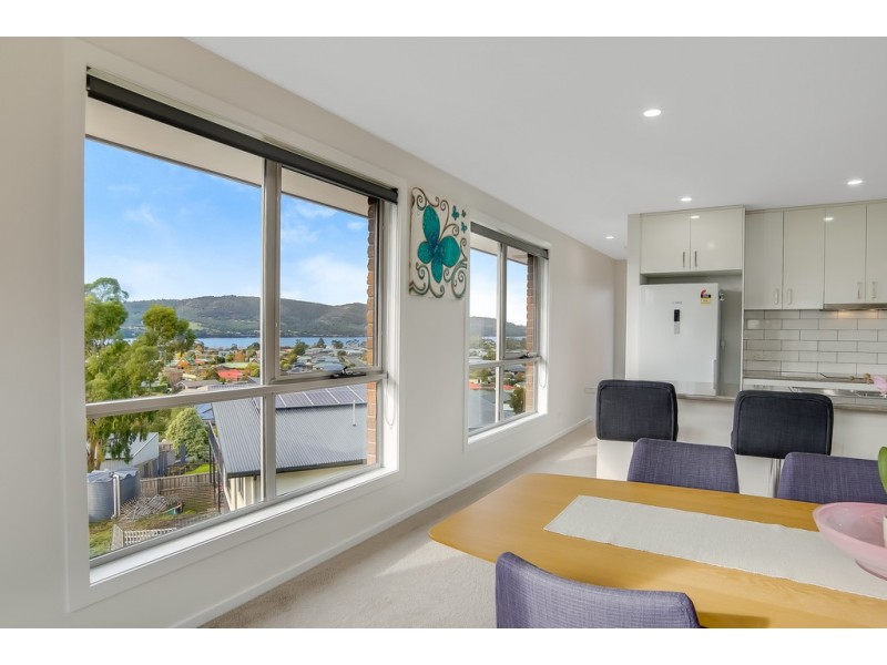 1/52 Jacaranda Drive, Margate TAS 7054