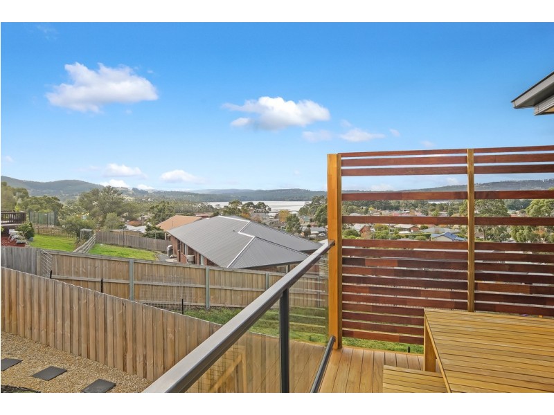 1/52 Jacaranda Drive, Margate TAS 7054