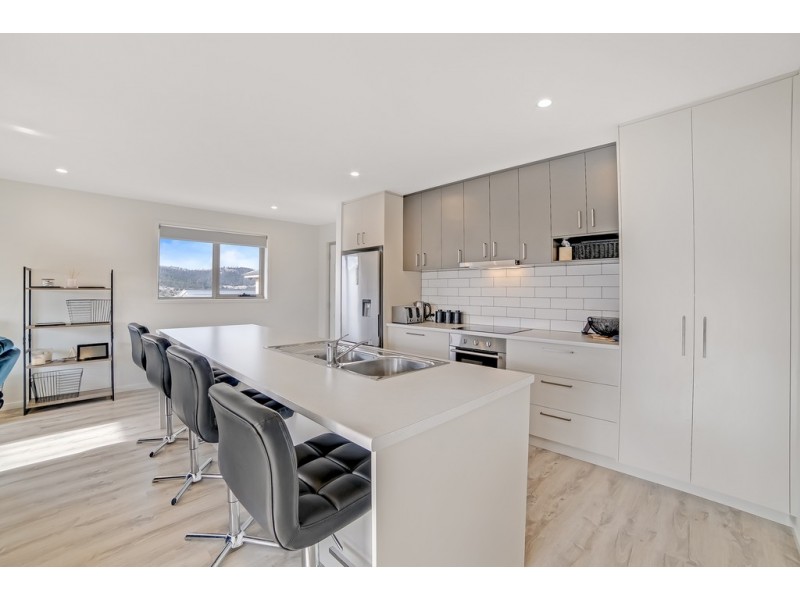 2/100 Goodwins Road, Rokeby TAS 7019