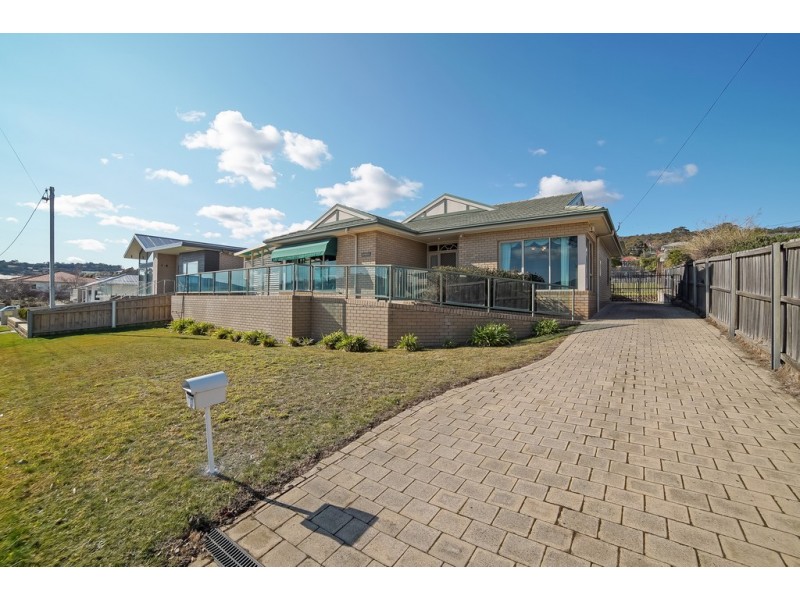 77 Esplanade, Rose Bay TAS 7015