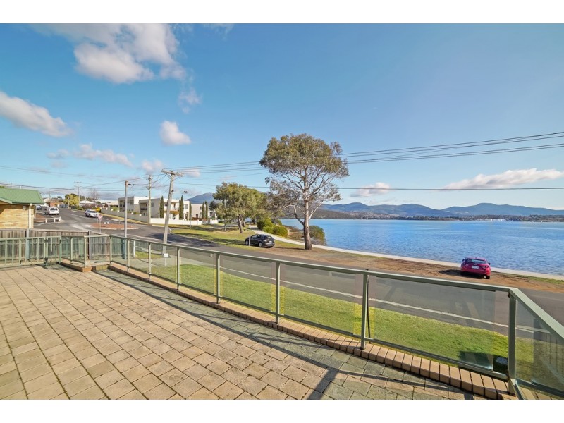 77 Esplanade, Rose Bay TAS 7015