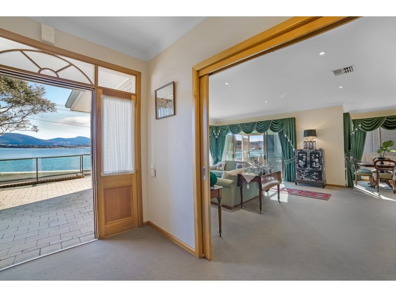 77 Esplanade, Rose Bay TAS 7015