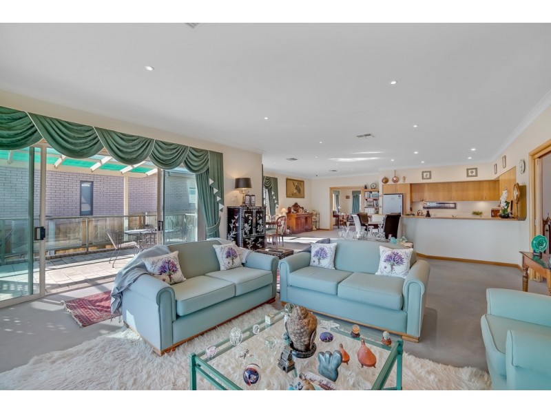 77 Esplanade, Rose Bay TAS 7015