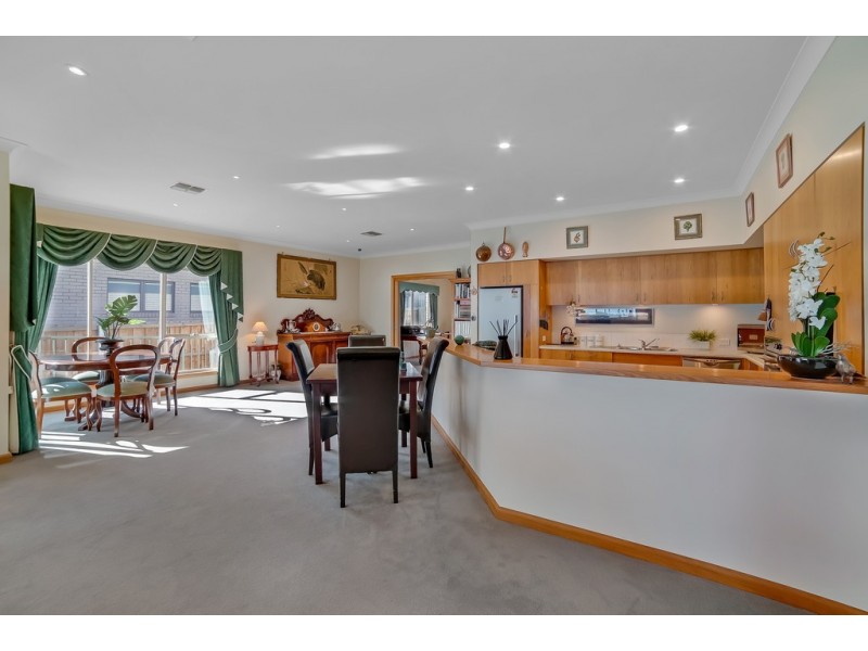 77 Esplanade, Rose Bay TAS 7015