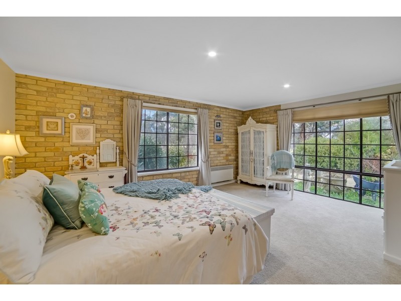 2 McKenzies Road, Leslie Vale TAS 7054