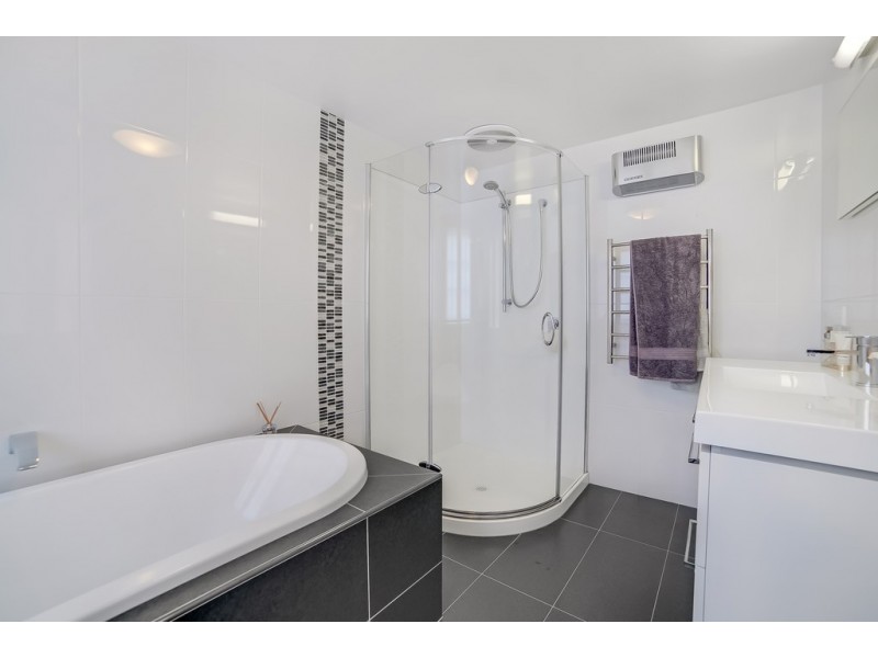 16 Elphinstone Road, Mount Stuart TAS 7000