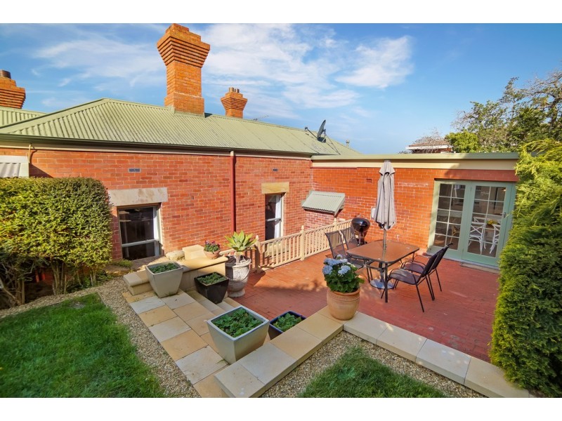 16 Elphinstone Road, Mount Stuart TAS 7000