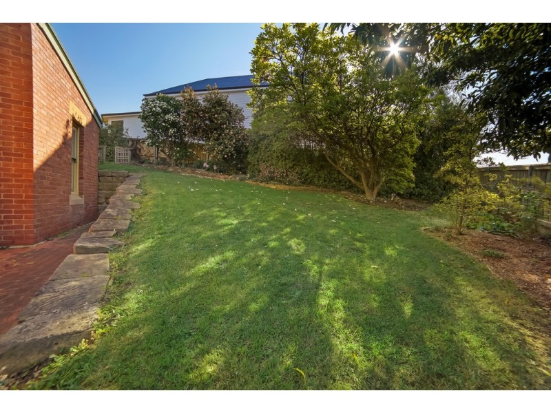16 Elphinstone Road, Mount Stuart TAS 7000