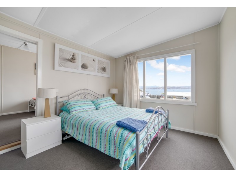 31 Spitfarm Road, Opossum Bay TAS 7023