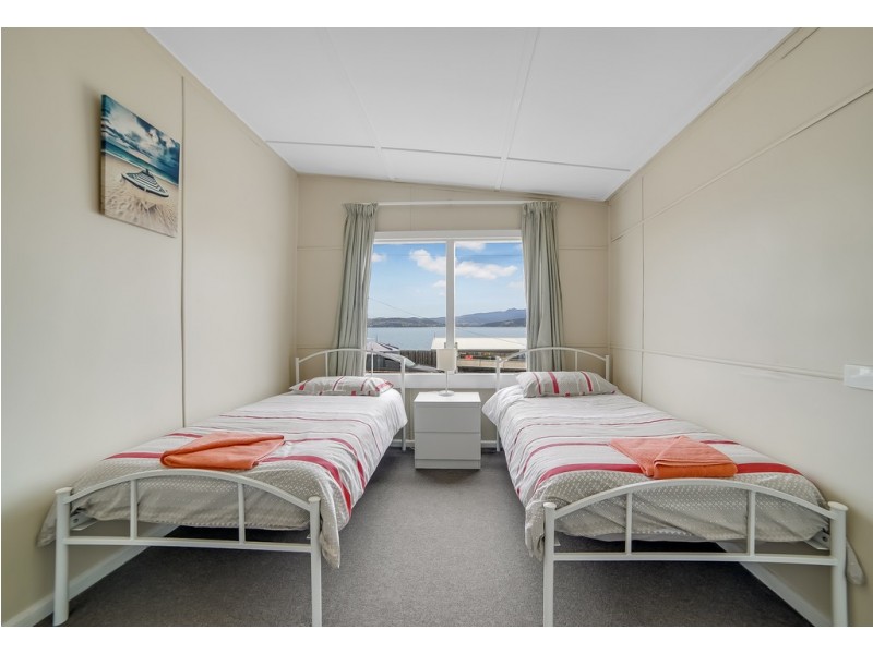 31 Spitfarm Road, Opossum Bay TAS 7023