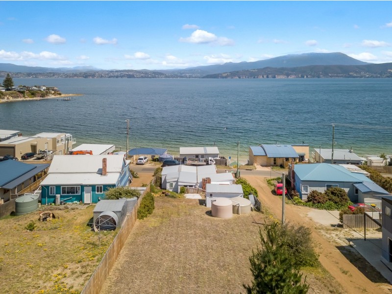 31 Spitfarm Road, Opossum Bay TAS 7023