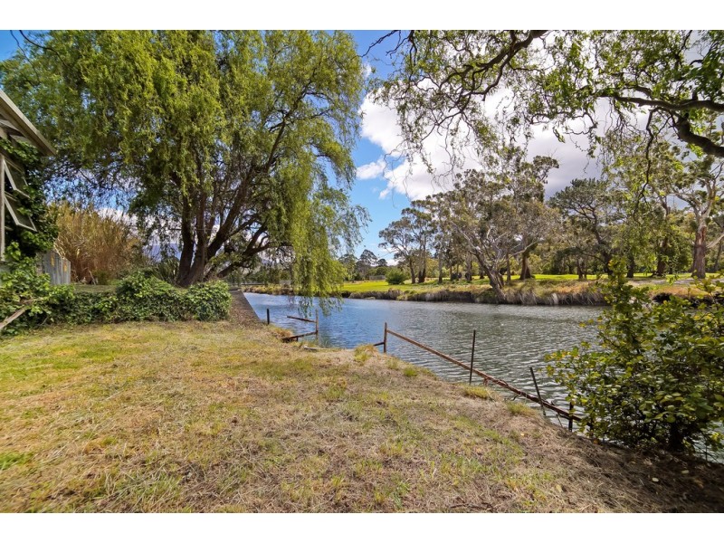 81 Beach Road, Kingston Beach TAS 7050