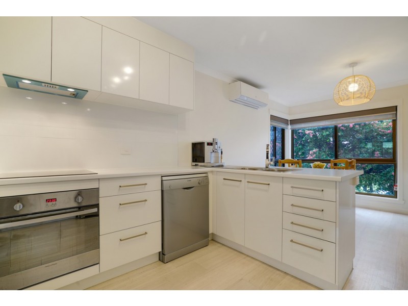 27 Lowestoft Avenue, Berriedale TAS 7011