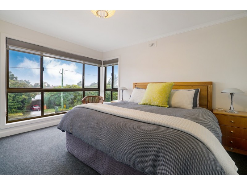 27 Lowestoft Avenue, Berriedale TAS 7011