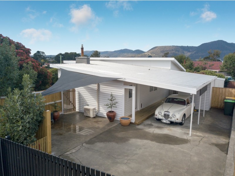 27 Lowestoft Avenue, Berriedale TAS 7011