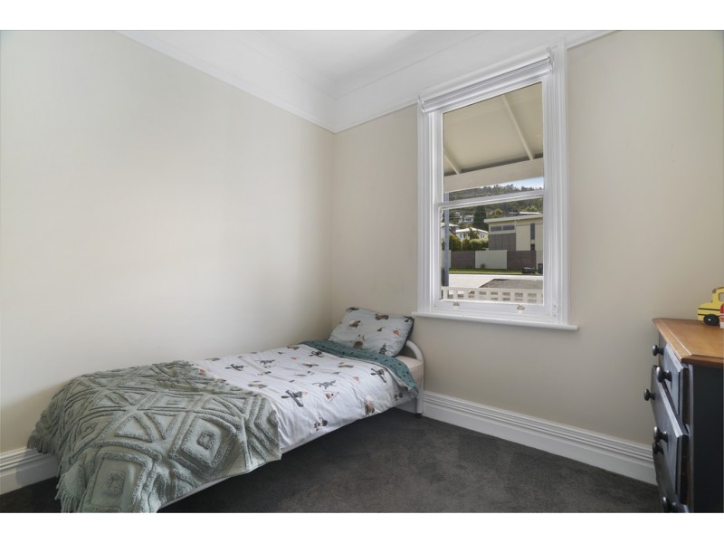 171A Derwent Avenue, Lindisfarne TAS 7015