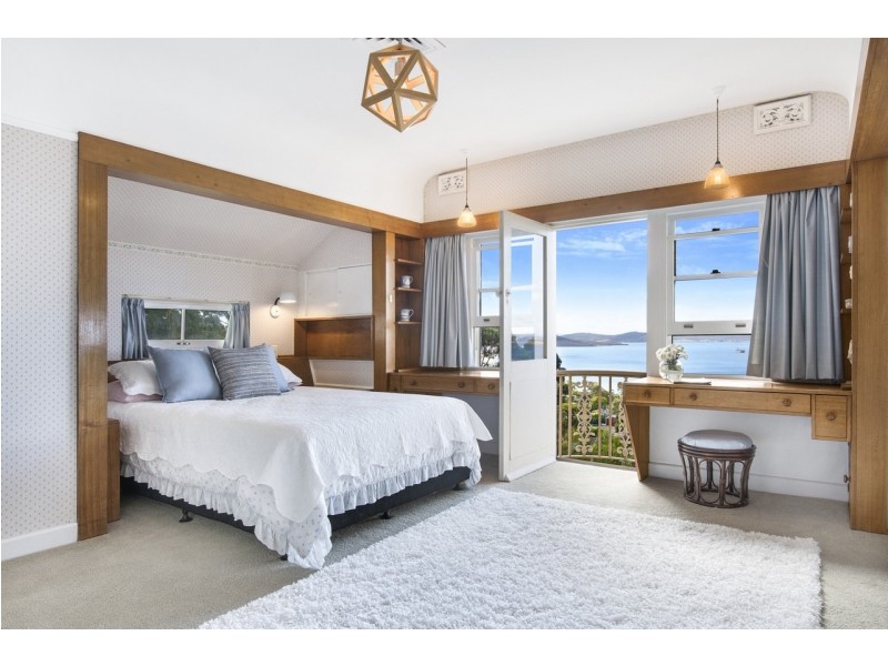 10 Coolamon Road, Taroona TAS 7053