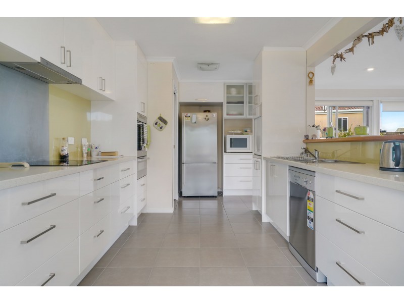 22 Calder Crescent, Blackmans Bay TAS 7052