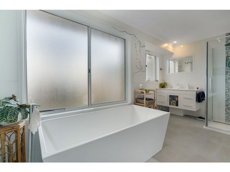 22 Calder Crescent, Blackmans Bay TAS 7052