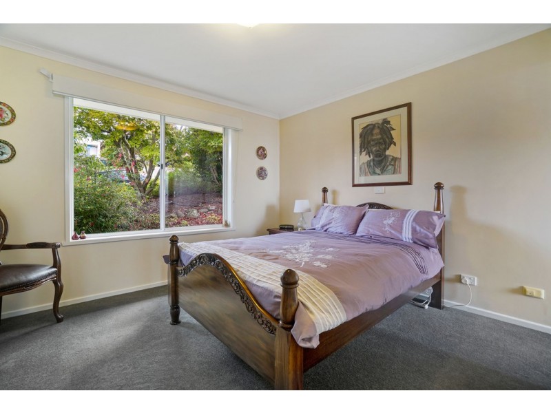 22 Calder Crescent, Blackmans Bay TAS 7052