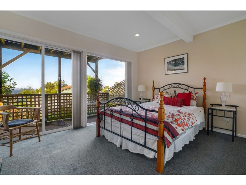 22 Calder Crescent, Blackmans Bay TAS 7052