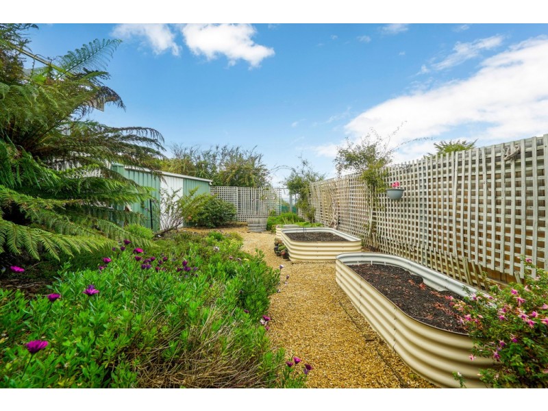 22 Calder Crescent, Blackmans Bay TAS 7052