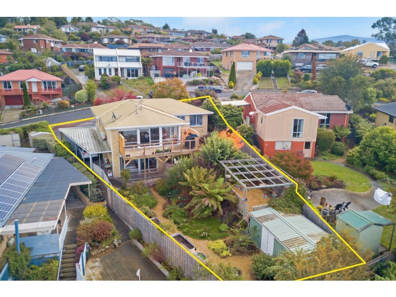 22 Calder Crescent, Blackmans Bay TAS 7052