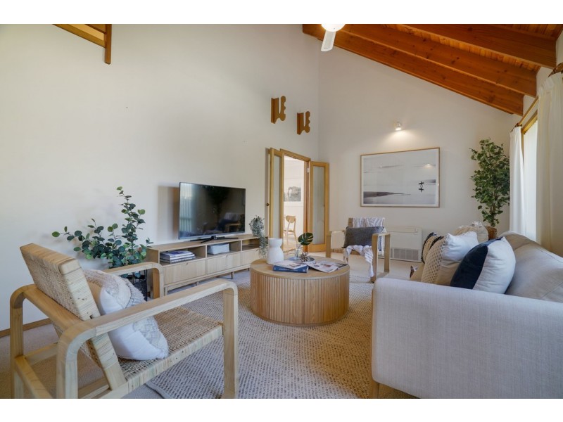 427 Clifton Beach Road, Clifton Beach TAS 7020