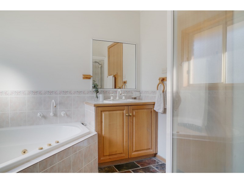 427 Clifton Beach Road, Clifton Beach TAS 7020