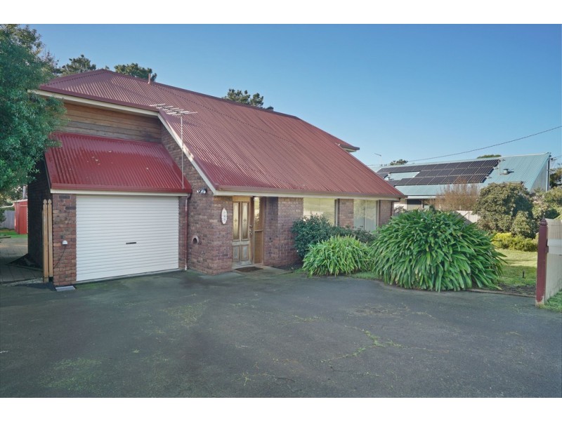 427 Clifton Beach Road, Clifton Beach TAS 7020