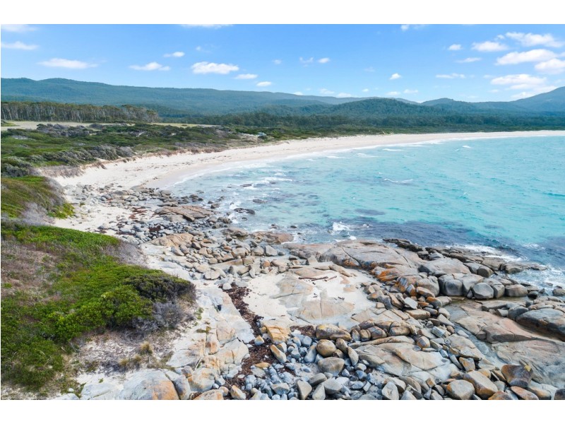 20116 Tasman Highway, Chain Of Lagoons TAS 7215