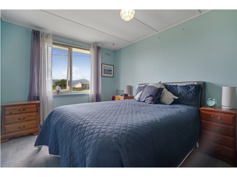 16 Adelphi Road, Claremont TAS 7011