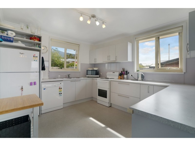 16 Adelphi Road, Claremont TAS 7011