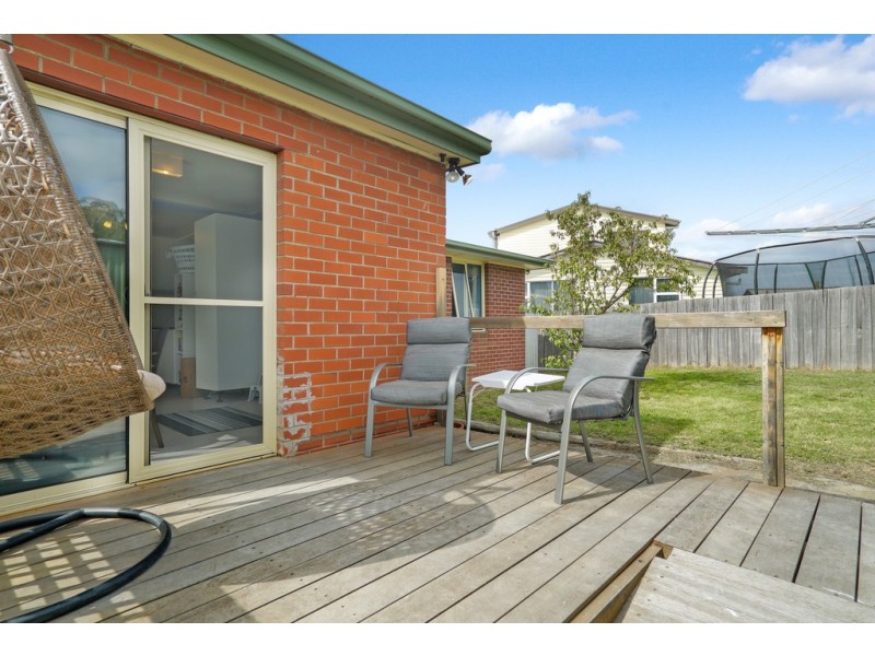 16 Adelphi Road, Claremont TAS 7011