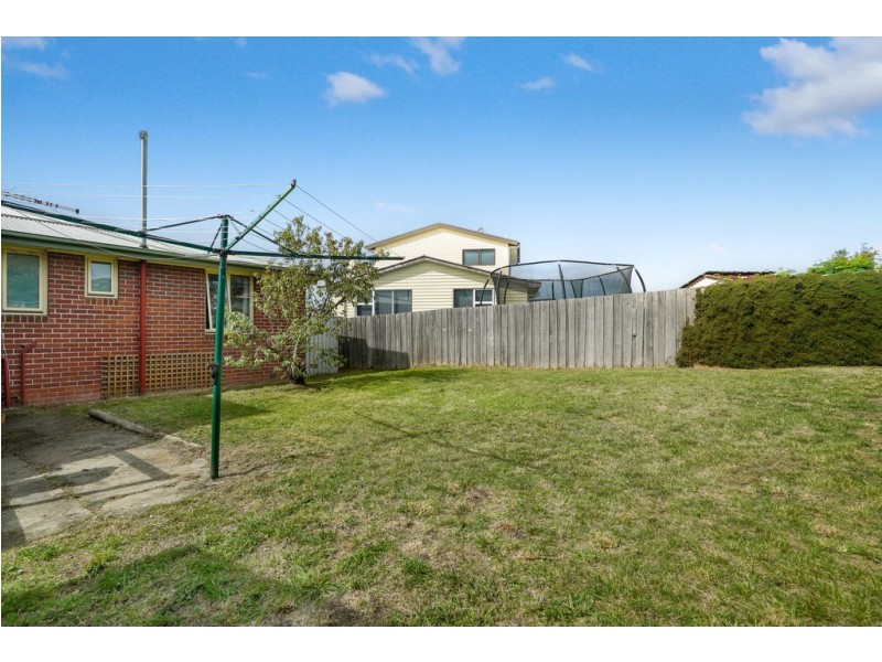 16 Adelphi Road, Claremont TAS 7011