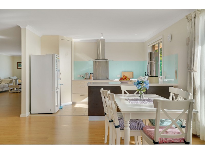 16 Orchard Avenue, Huonville TAS 7109