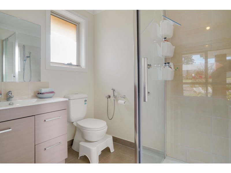 16 Orchard Avenue, Huonville TAS 7109