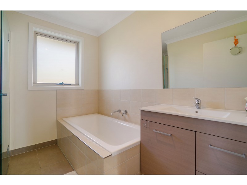 16 Orchard Avenue, Huonville TAS 7109