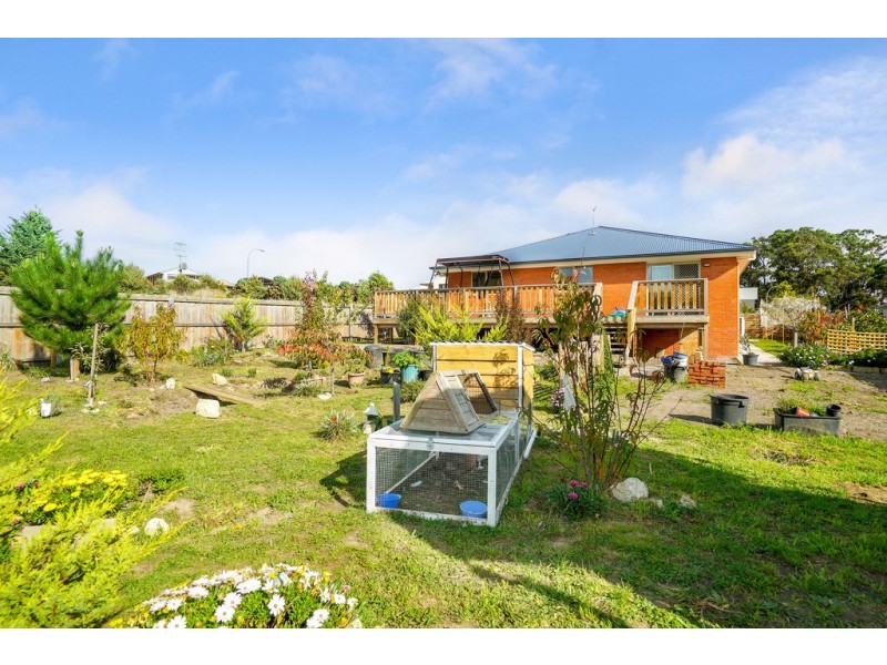 16 Orchard Avenue, Huonville TAS 7109