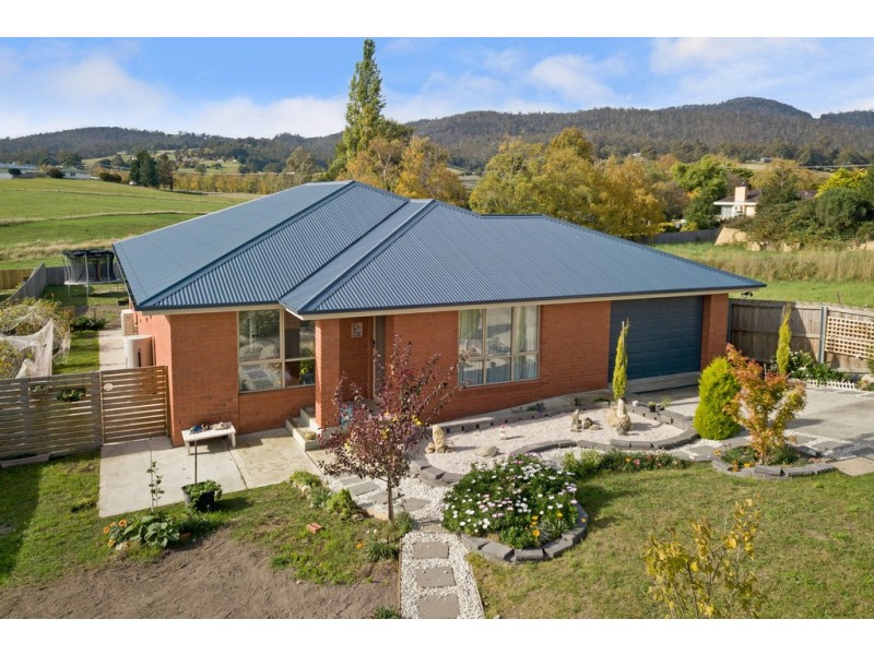 16 Orchard Avenue, Huonville TAS 7109