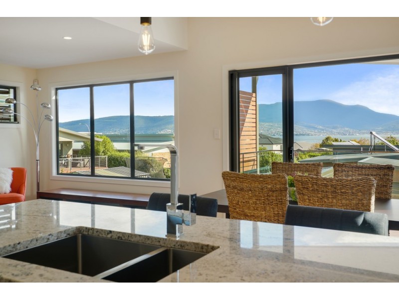 3-5/358 Carella Street, Tranmere TAS 7018