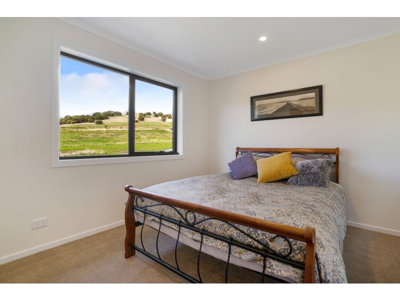 3-5/358 Carella Street, Tranmere TAS 7018