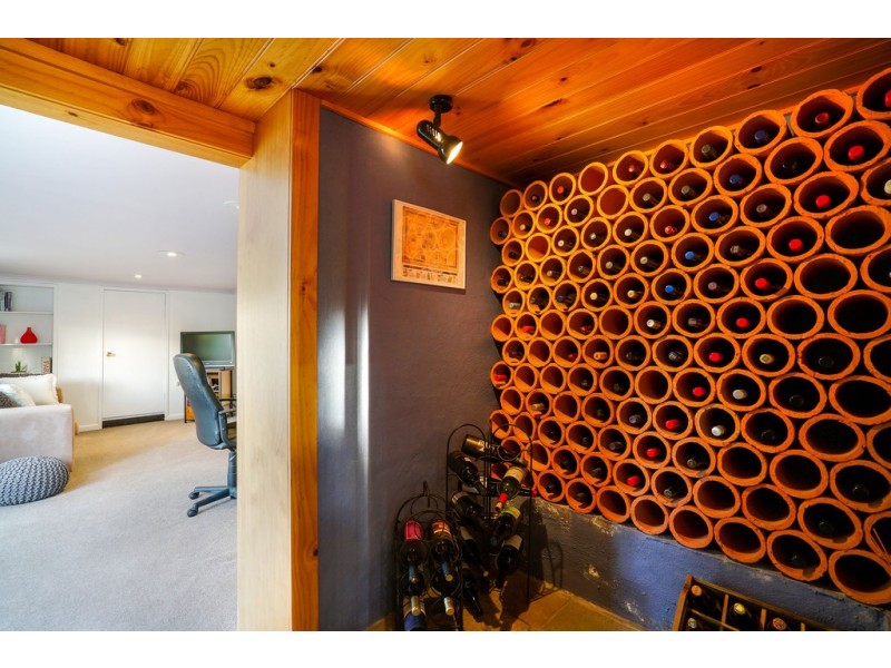 7 Swansea Court, Lindisfarne TAS 7015