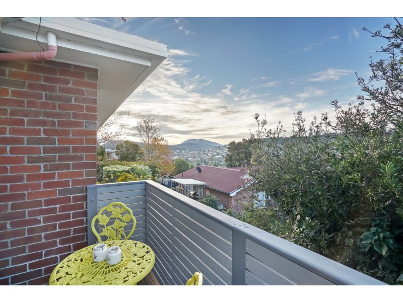 7 Swansea Court, Lindisfarne TAS 7015