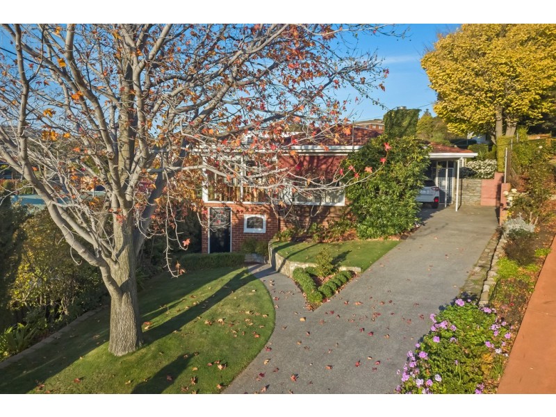 7 Swansea Court, Lindisfarne TAS 7015