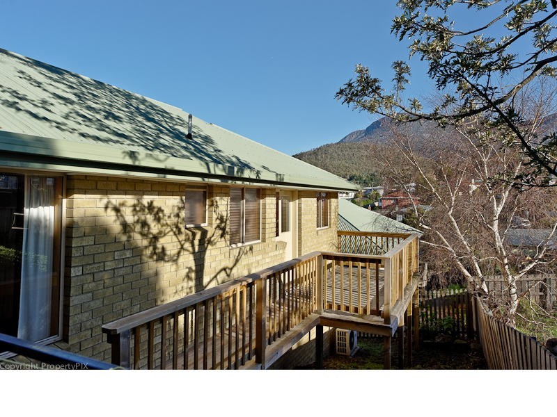 1/8 Alwyn Road, Lenah Valley TAS 7008